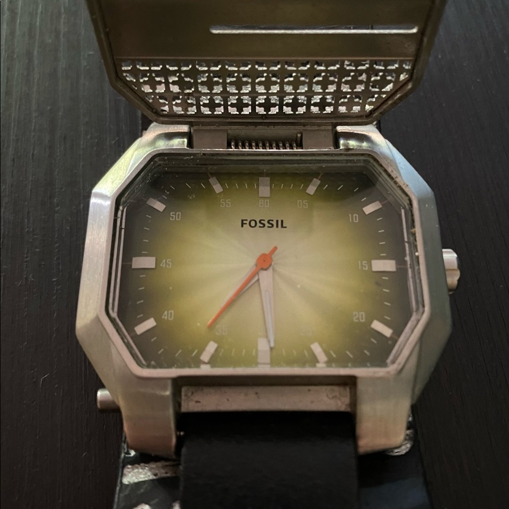 Vintage unisex genuine leather Fossil Watch